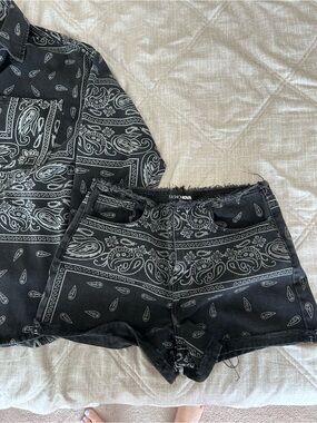 Fashion Nova Black Bandana-Print Cutoff Jean Shorts and oversized Shirt set